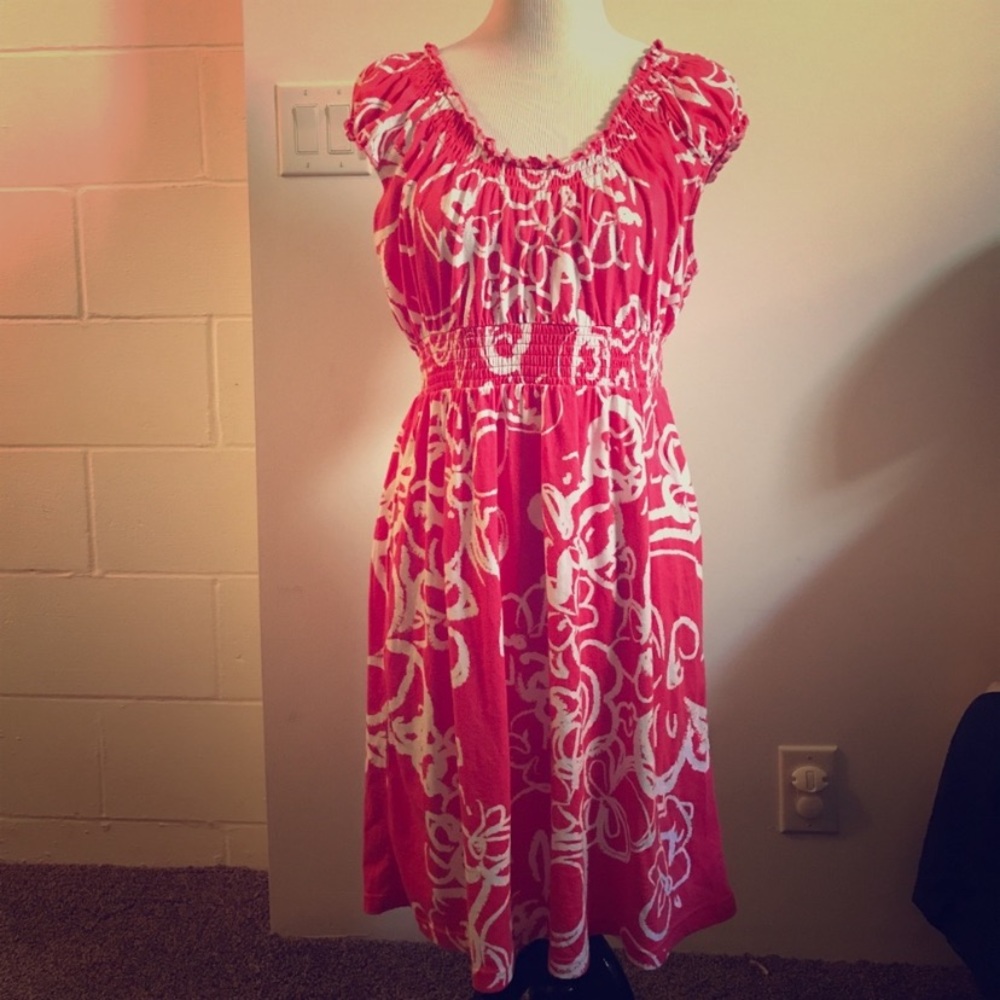 Nursing friendly coral dress breastfeeding